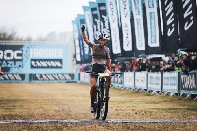 Pauline Ferrand-Prévot et Jordan Sarrou sur l’Olympe du Roc