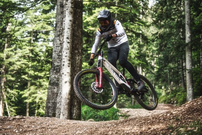 Pneus Pirelli Scorpion Race DH et EN