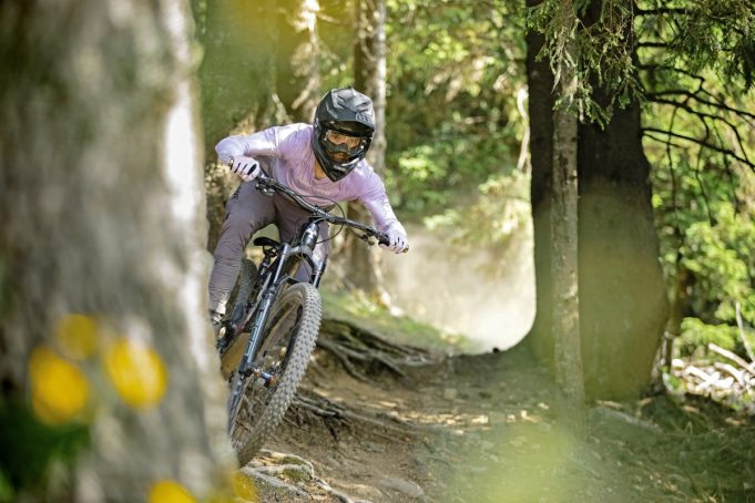 Nukeproof Giga 290 RS : un monstre qui sait se montrer docile