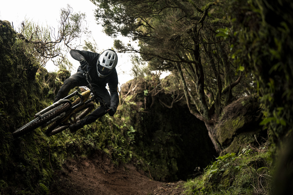 bluegrass-vanguard-mtb-fullface-helmet-2