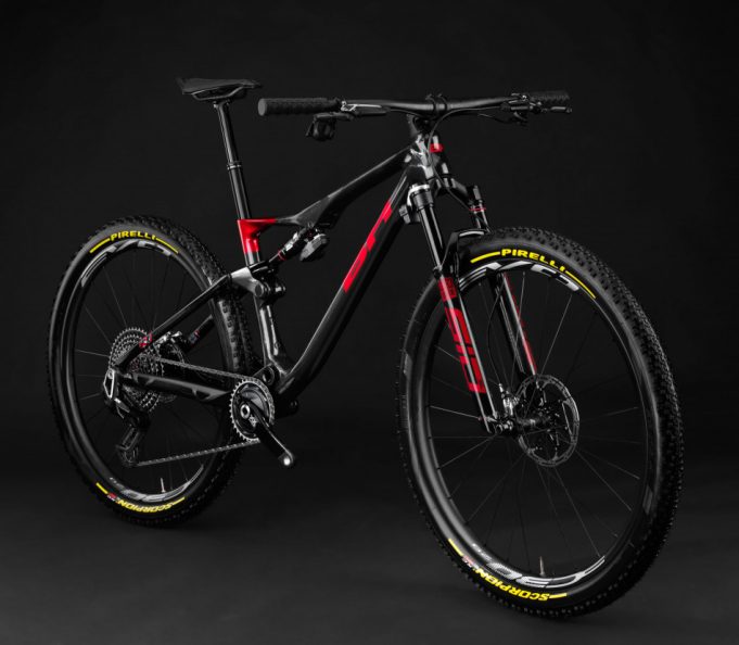 BH Lynx Race 9.9-Flight Attendant