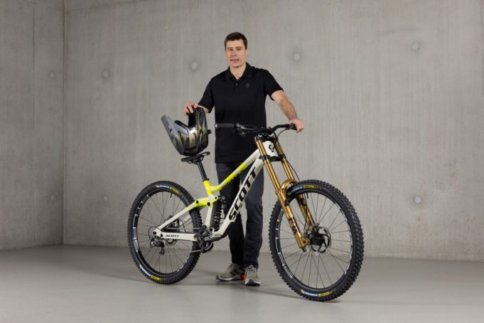 Scott DH Factory team