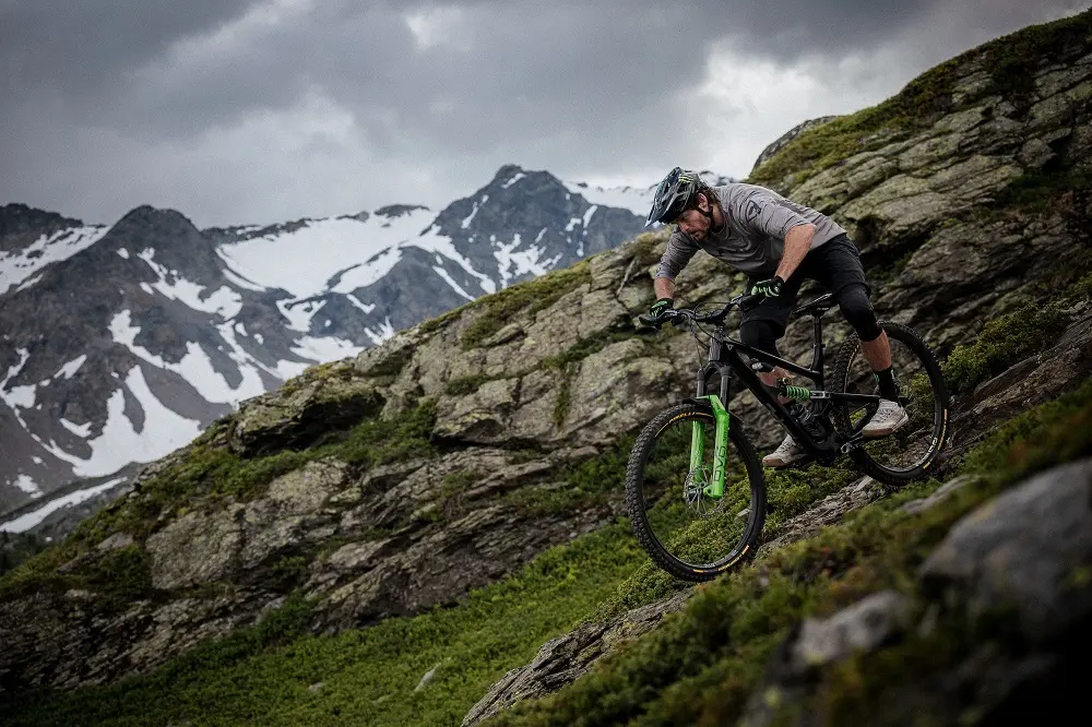 LOWRES_Pirelli-Jack-Moir-La-Thuile-Ross-Bell-Photo EMPEROR
